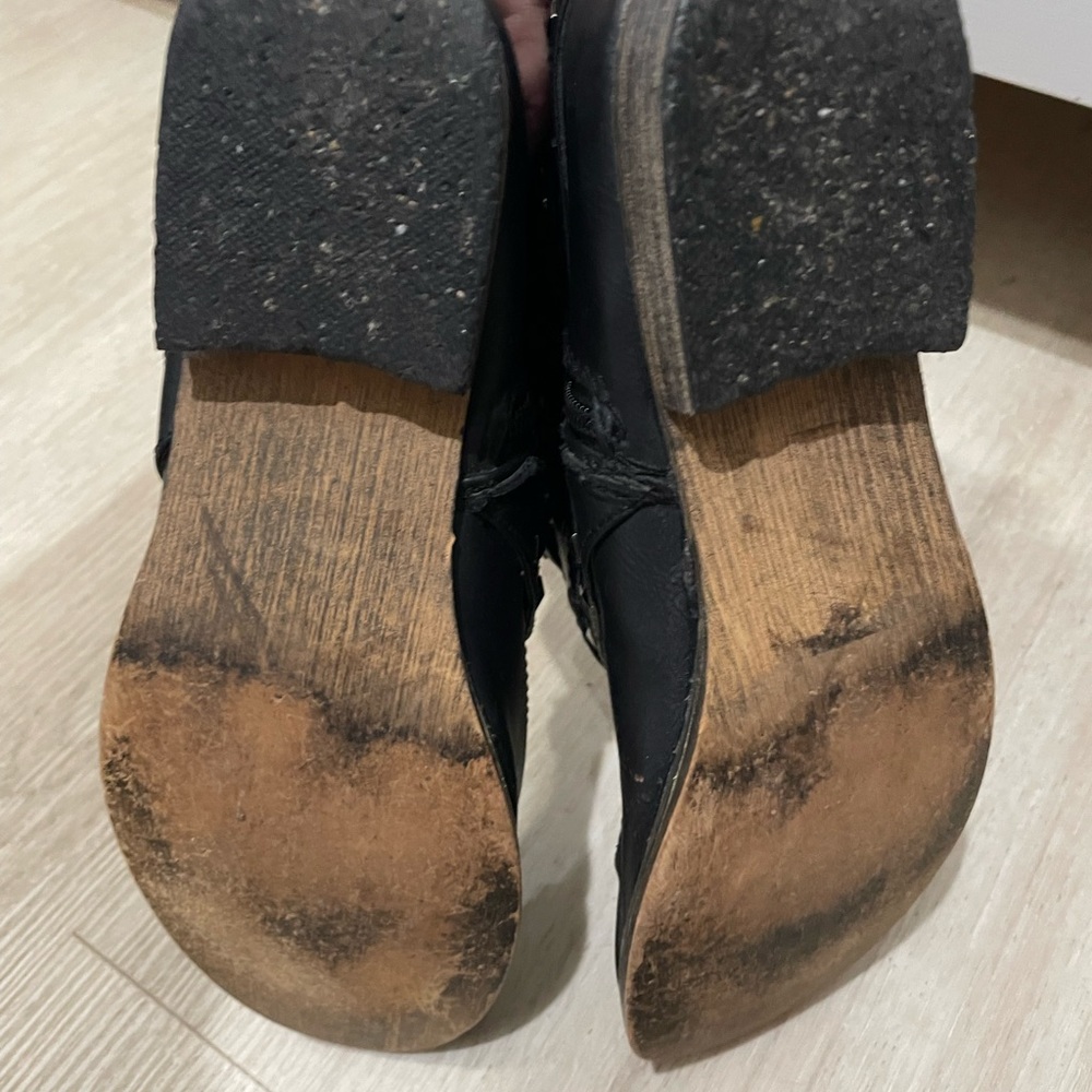 “Wanted” Rocker Booties - Picture 3 of 6